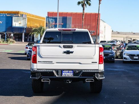 Used 2022 Chevrolet Silverado 1500 LT Trail Boss w/ Convenience Package II image 10