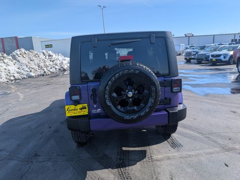 Used 2018 Jeep Wrangler Unlimited Sahara image 7