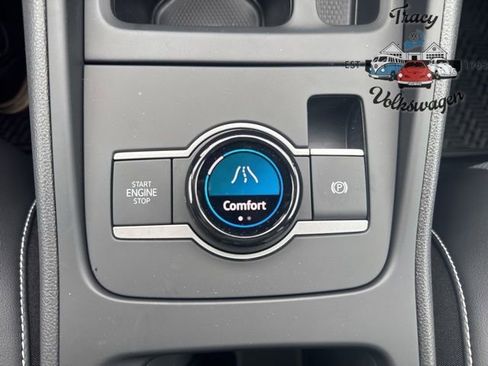 New 2025 Volkswagen Tiguan SE image 16