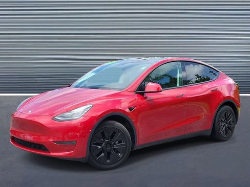 Used 2022 Tesla Model Y Long Range AWD/4WD image 1