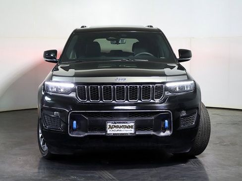 Used 2022 Jeep Grand Cherokee Overland w/ Luxury Tech Group IV image 9