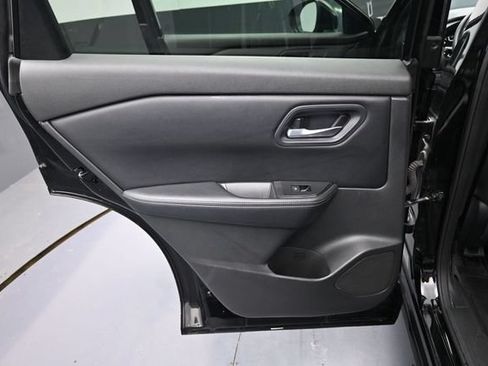 Used 2024 Nissan Rogue SV AWD/4WD image 27