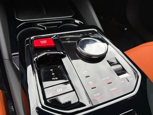 Used 2025 BMW M5 w/ Executive Package image 32