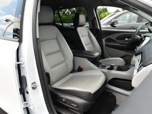 Used 2022 GMC Terrain SLT w/ Tech Package FWD image 26