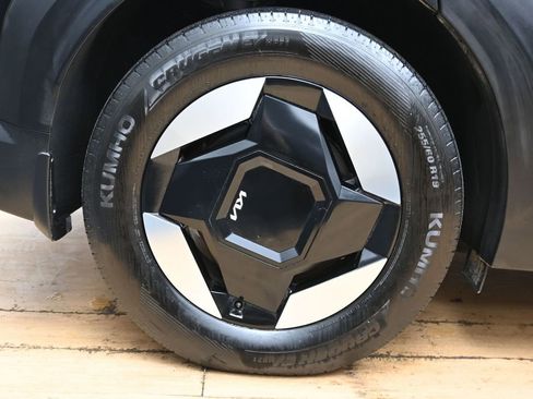 Used 2024 Kia EV9 Light image 14