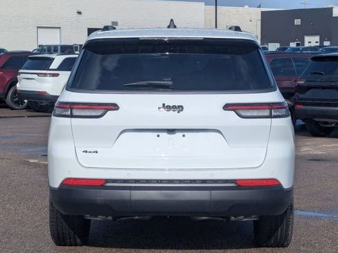 New 2026 Jeep Grand Cherokee L Limited w/ Limited Altitude Package AWD/4WD image 4