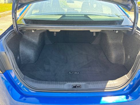 Used 2025 Nissan Altima 2.5 SR FWD image 18