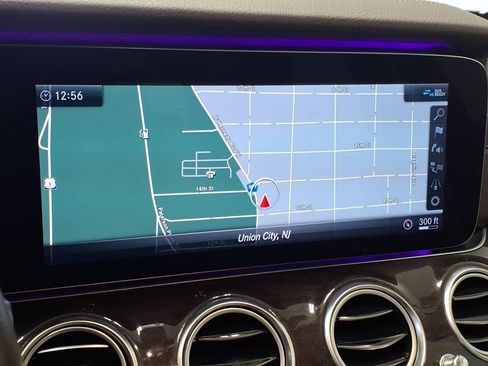 Used 2019 Mercedes-Benz E 300 4MATIC image 13