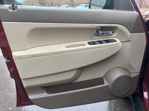 Used 2009 Jeep Liberty Sport image 18