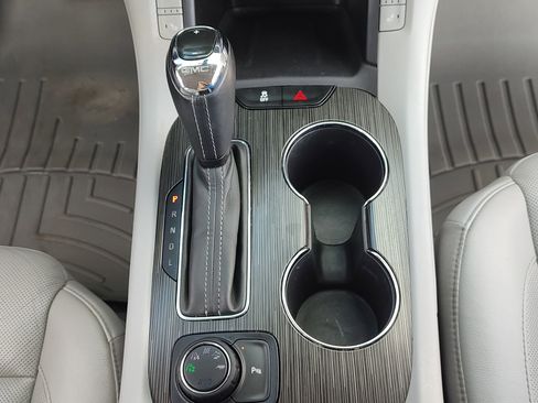 Used 2018 GMC Acadia SLT image 7