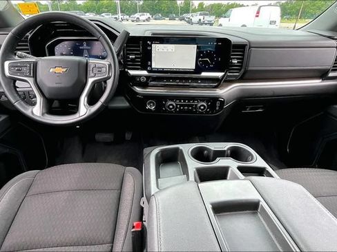 Used 2024 Chevrolet Silverado 1500 LT AWD/4WD image 8