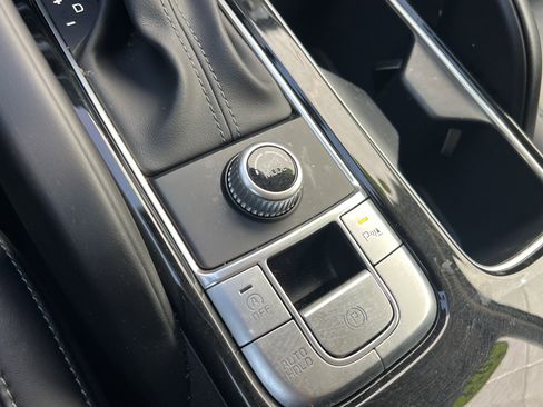 Used 2024 Kia Telluride S image 26