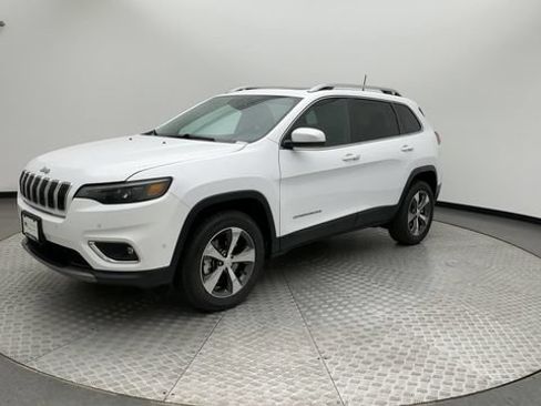 Used 2019 Jeep Cherokee Limited w/ Luxury Group AWD/4WD image 4