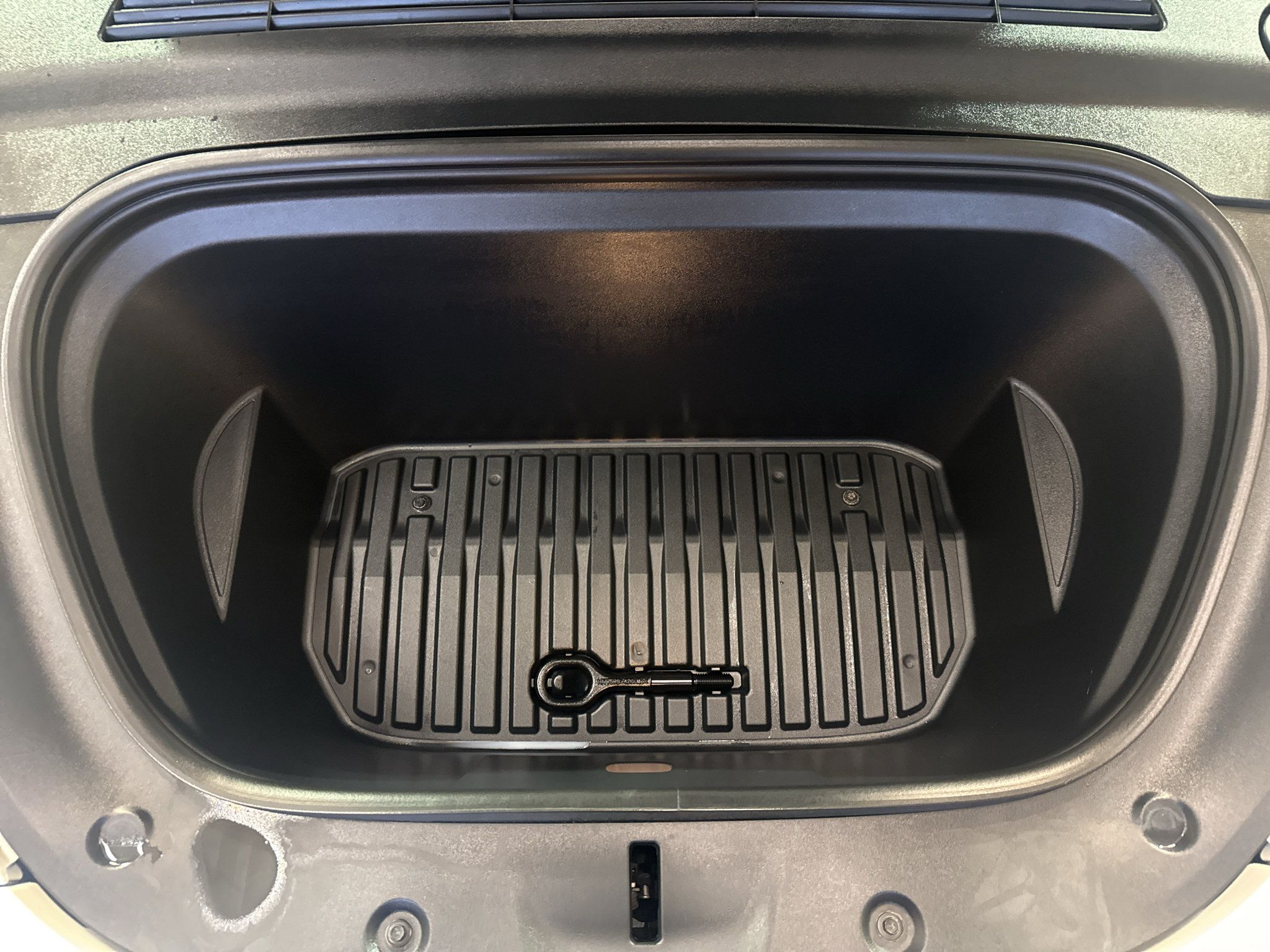 Used 2022 Tesla Model Y Long Range AWD/4WD image 32