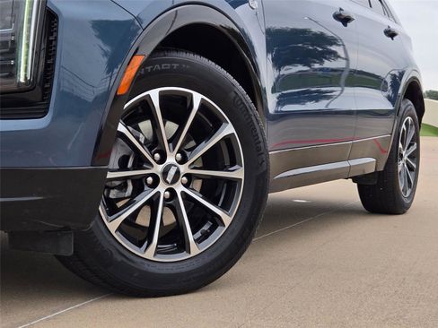 Used 2025 Cadillac XT4 Sport w/ Cold Weather Package FWD image 8