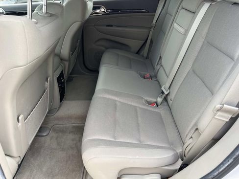 Used 2012 Jeep Grand Cherokee Laredo image 11
