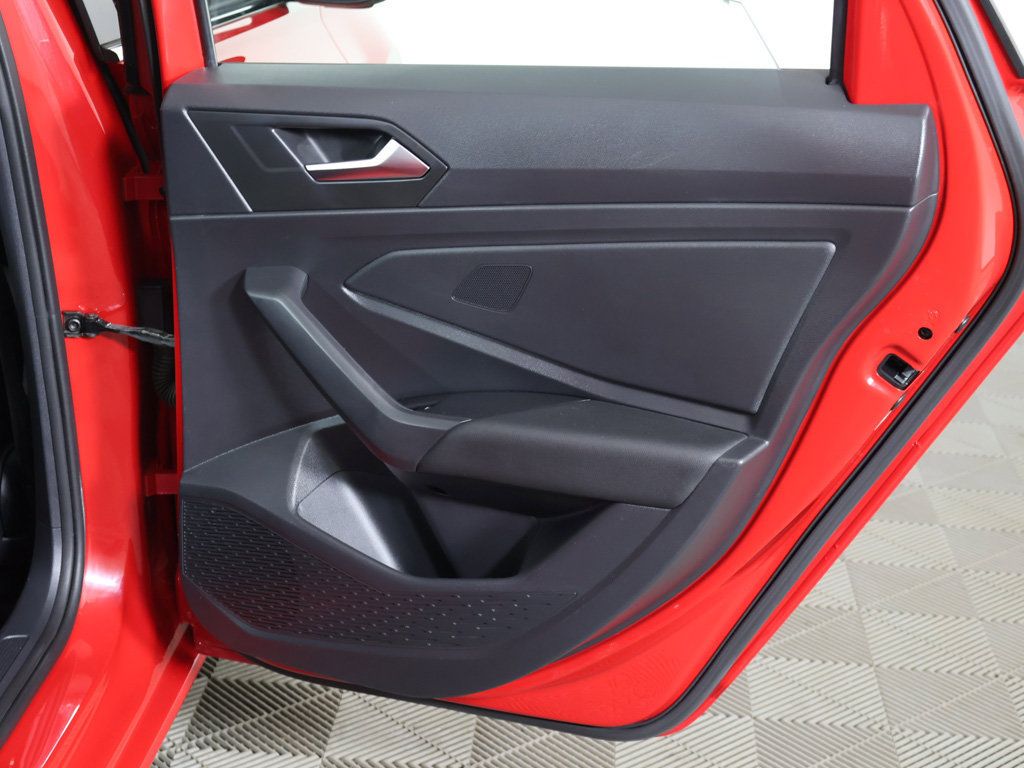 Used 2020 Volkswagen Jetta SE w/ SE Cold Weather Package FWD image 27