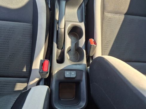 Used 2021 Nissan Versa SV image 36