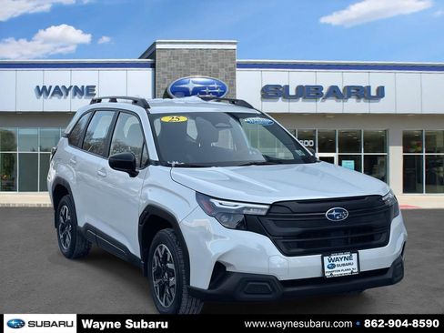 Used 2025 Subaru Forester Base image 1