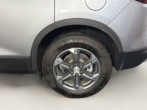 Used 2025 Chevrolet Blazer LT FWD image 11