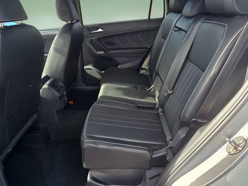 Used 2023 Volkswagen Tiguan SE R-Line image 14