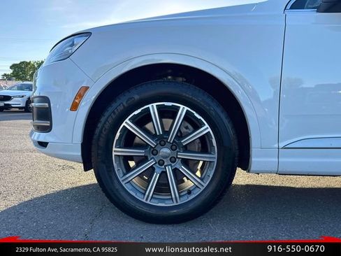 Used 2017 Audi Q7 3.0T Premium Plus w/ Premium Plus Package AWD/4WD image 10