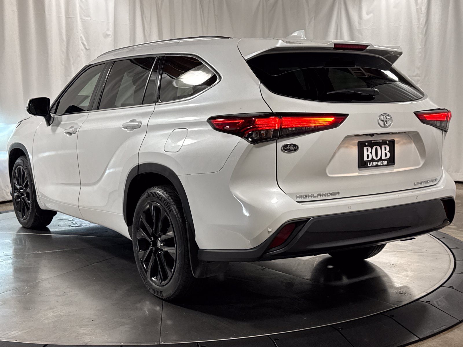Used 2023 Toyota Highlander Limited AWD/4WD image 9