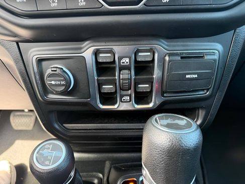 Used 2021 Jeep Wrangler Unlimited Sport image 21