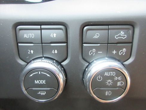 New 2026 GMC Sierra 2500 AT4 w/ AT4 Premium Plus Package image 17