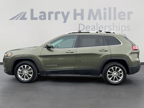Used 2019 Jeep Cherokee Latitude Plus image 2