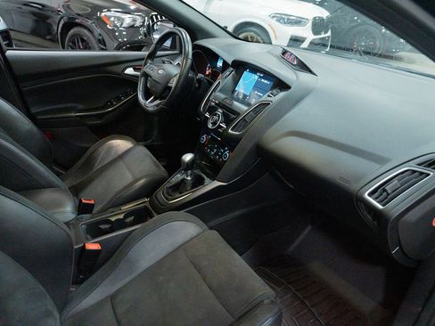 Used 2017 Ford Focus RS image 29