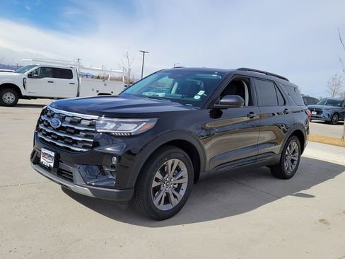 New 2026 Ford Explorer Active image 4