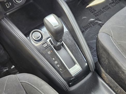 Used 2018 Nissan Kicks SV FWD image 12