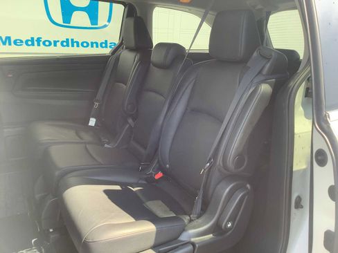 Used 2025 Honda Odyssey EX-L image 13
