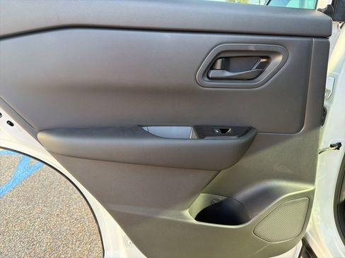 Certified 2025 Nissan Rogue S image 9