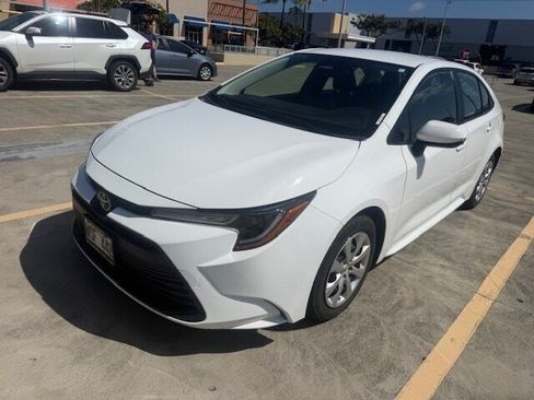 Used 2023 Toyota Corolla LE FWD image 1