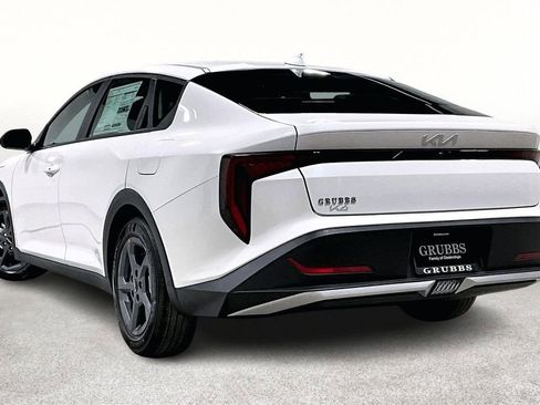 New 2025 Kia K4 LXS image 5