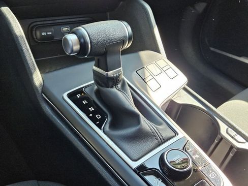 Used 2025 Kia Sportage LX image 11