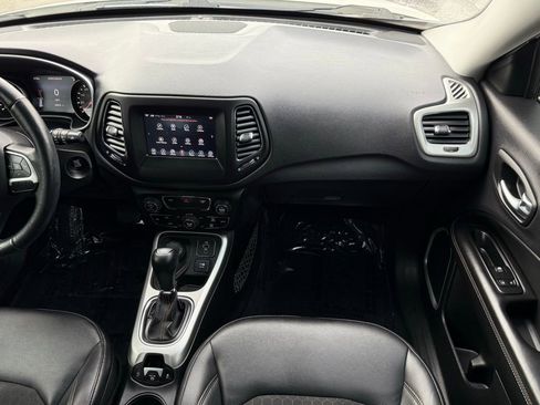 Used 2018 Jeep Compass Latitude w/ Popular Equipment Group image 26