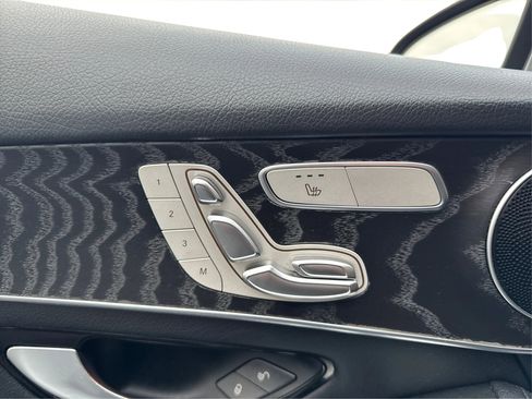 Used 2018 Mercedes-Benz GLC 350e 4MATIC image 22