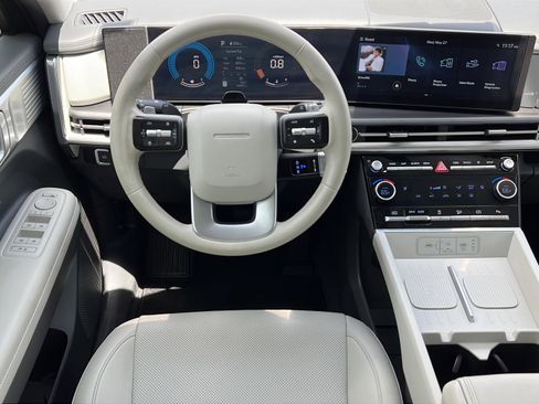 Used 2024 Hyundai Santa Fe SEL FWD image 15