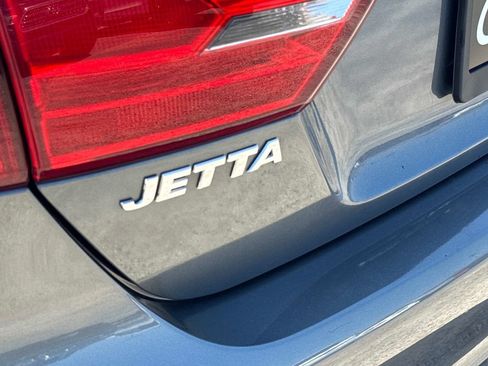 Used 2013 Volkswagen Jetta SE FWD image 10