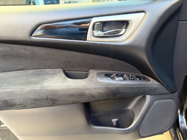 Used 2016 Nissan Pathfinder SV FWD image 27