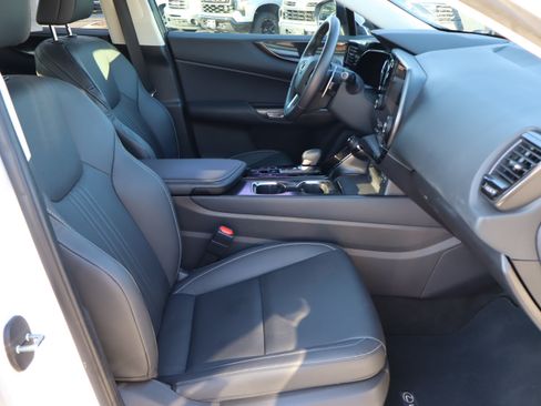 Used 2024 Lexus NX 250 FWD w/ Towing Package (2000 Lbs) image 35