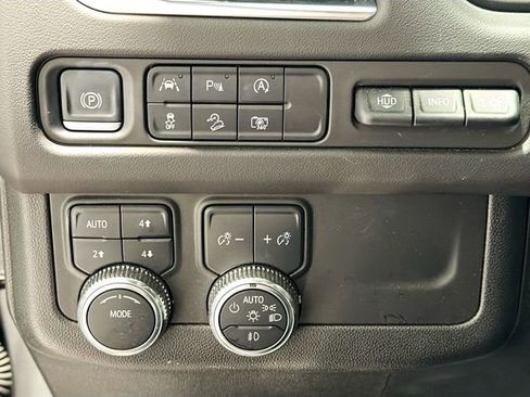 Used 2024 GMC Yukon AT4 w/ AT4 Premium Package AWD/4WD image 9