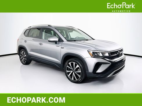 Used 2023 Volkswagen Taos SE w/ Panoramic Sunroof Package image 1