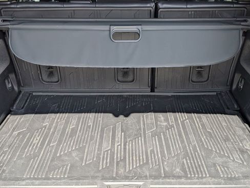 Certified 2025 Cadillac Optiq Sport 2 w/ LPO, Floor Liner Package AWD/4WD image 19
