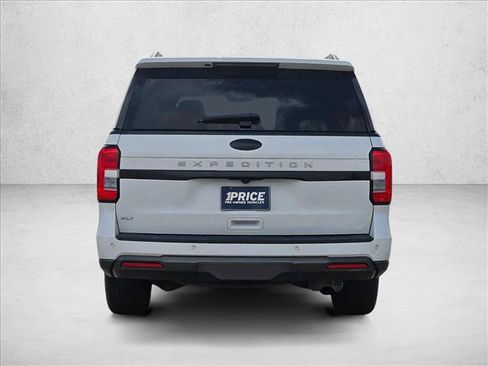 Used 2023 Ford Expedition XLT RWD image 5