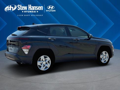 New 2026 Hyundai Kona SE image 9