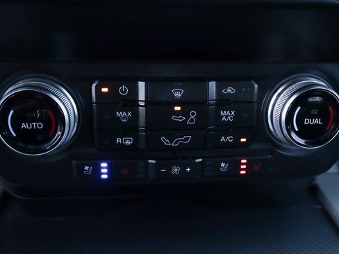 Used 2019 Ford F150 Lariat w/ Equipment Group 502A Luxury image 41